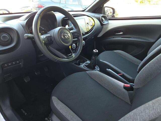 Toyota Aygo X 1.0 VVT-i MT Play | Apple CarPlay | Cruise Control | Rijklaar incl. garantie |