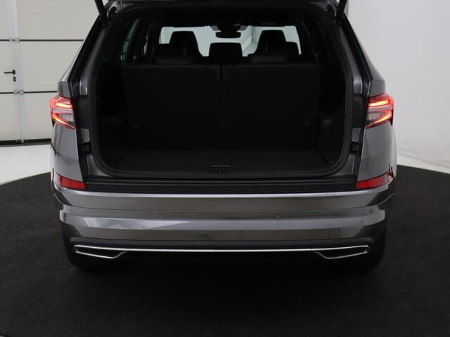Skoda Kodiaq 1.5 TSI Sportline Business 7 Persoons | Stoelverwarming | Adaptive cruise | Alcantara | Matrix LED | Carplay | Keyless | Camera | Virtual Cockp