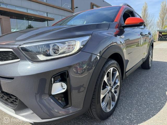 KIA Stonic 1.0 T-GDI Dynamic 17 inch velgen & banden , Prive glas , Navigatie , Bluetooth Priveglas , Electrische ramen & Spiegels , Parkeerhulp achter Tw