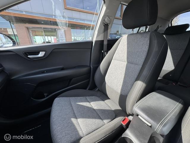 KIA Stonic 1.0 T-GDI Dynamic 17 inch velgen & banden , Prive glas , Navigatie , Bluetooth Priveglas , Electrische ramen & Spiegels , Parkeerhulp achter Tw