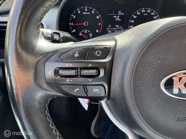 KIA Stonic 1.0 T-GDI Dynamic 17 inch velgen & banden , Prive glas , Navigatie , Bluetooth Priveglas , Electrische ramen & Spiegels , Parkeerhulp achter Tw