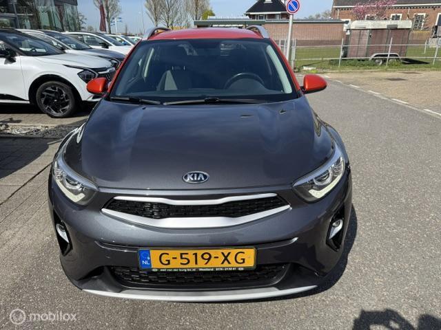 KIA Stonic 1.0 T-GDI Dynamic 17 inch velgen & banden , Prive glas , Navigatie , Bluetooth Priveglas , Electrische ramen & Spiegels , Parkeerhulp achter Tw