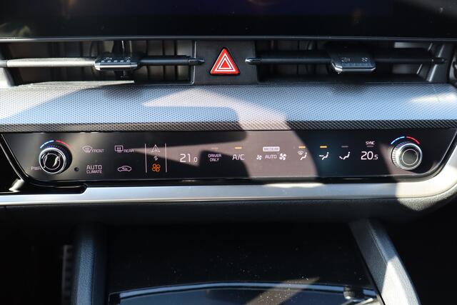 KIA Sportage 1.6 T-GDi Hybrid GT-Line Stoelverwarming voor+achter/Stuurverwarming/Achteruitrijcamera/Apple carplay/Lane assist/Adaptieve cruise control/Do