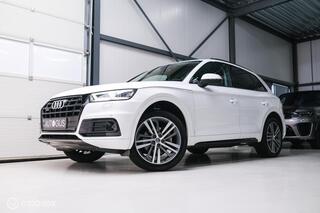 AUDI Q5 2.0 TFSI quattro Launch Edition | HUD | Virtual cockpit | Trekhaak | LED | Leder | Ambiance verlichting | Nieuw model |