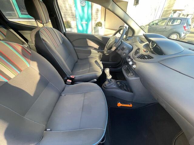 Renault Twingo 1.2 16V Collection | APK T/M 04/08/2027 | LM VELGEN BJ 2013