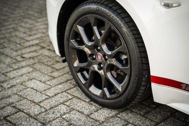 Fiat 124 Spider 1.4 MultiAir Turbo Automaat | Navigatie | Parelmoer Lak | Bagagerek | Camera | DAB+ | Leder | LED |