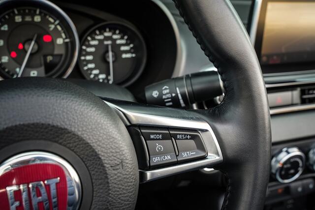 Fiat 124 Spider 1.4 MultiAir Turbo Automaat | Navigatie | Parelmoer Lak | Bagagerek | Camera | DAB+ | Leder | LED |