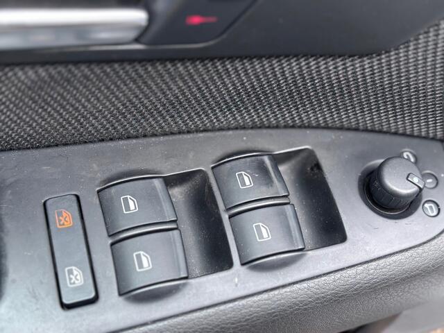 Audi A4 Avant 2.0 TFSI quattro, S-Line, Pano, Navi, Pdc, Nap, Apk, Trekhaak