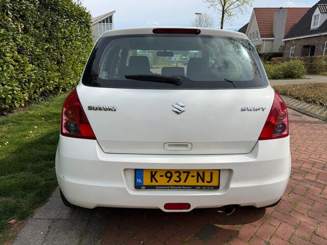 Suzuki Swift 1.3 Limited, Airco, APK 25-01-2027.