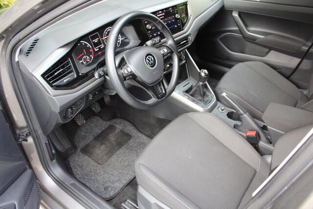 Volkswagen Polo 1.0 TSI Comfortline Business 95PK | Navigatie | Parkeersensoren | Cruise Control | Apple/Android Carplay