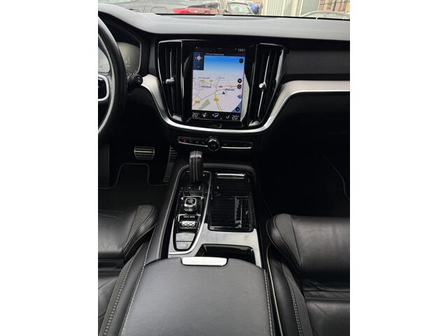 Volvo V60 2.0 T6 Recharge AWD R-Design PANO|360 CAM|HARMAN/KARDON