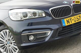 BMW 2-SERIE Active Tourer 218i High Executive AUT | / | Schuif-/Kanteldak/Leder/Stoelverwarming/NAV/Cruise - Keurig!