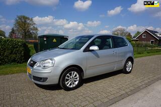 VOLKSWAGEN POLO 1.6-16V Optive 105pk AIRCO