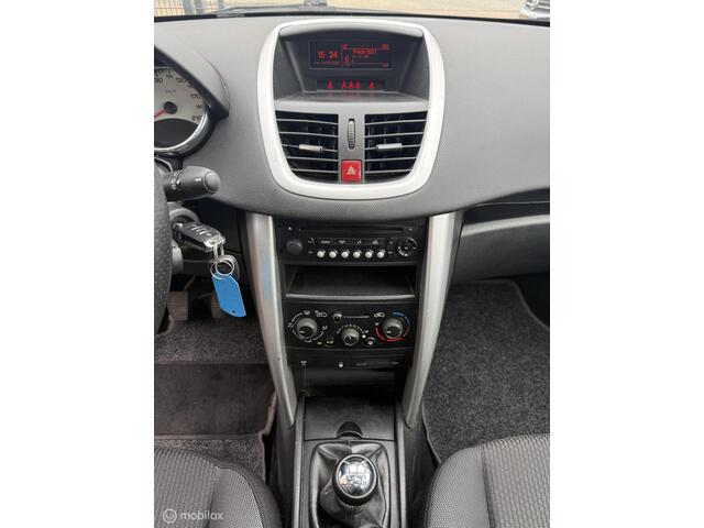 Peugeot 207 SW 1.4 Access Lite / BJ 2011 / 142.000KM /N.A.P