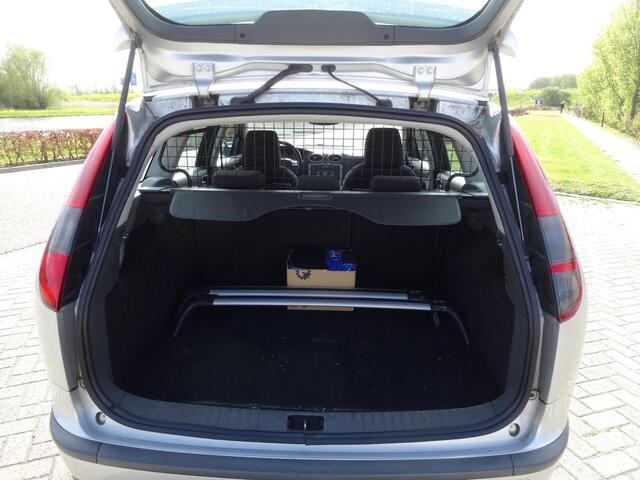 Ford Focus Wagon 2.0-16V Rally Edition Airco Cruise Onderhoudsboekjes zie foto,s