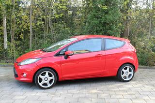 FORD FIESTA 1.6 TDCi ECOnetic Lease Trend APK nieuw!