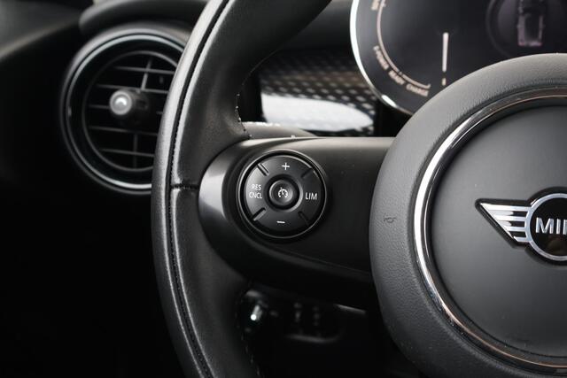 Mini Electric Essential 33 kWh Navigatie / cruise control / Sportstoelen / Led Pakket / DAB