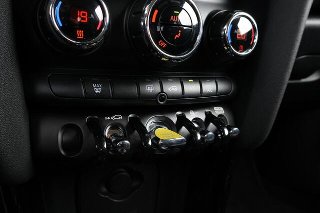 Mini Electric Essential 33 kWh Navigatie / cruise control / Sportstoelen / Led Pakket / DAB