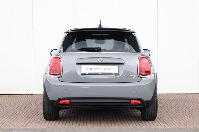 Mini Electric Essential 33 kWh Navigatie / cruise control / Sportstoelen / Led Pakket / DAB