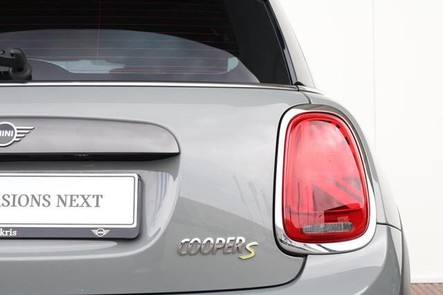 Mini Electric Essential 33 kWh Navigatie / cruise control / Sportstoelen / Led Pakket / DAB