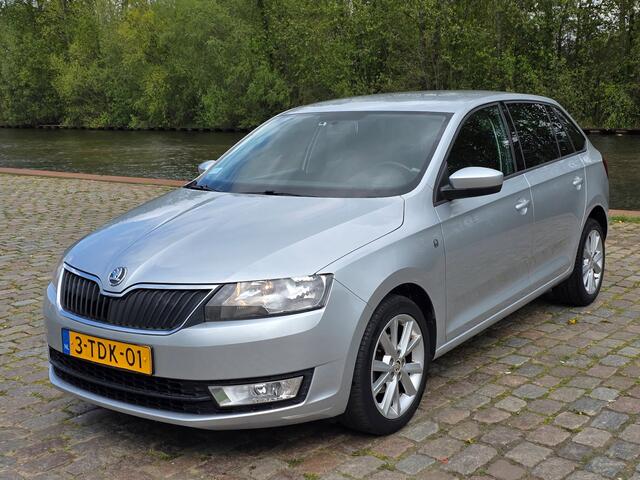 Skoda Rapid Spaceback 1.2 TSI Greentech Ambition Businessline Pro 2e eigenaar dealer onderhouden navigatie cruis control trekhaak