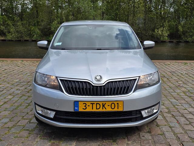 Skoda Rapid Spaceback 1.2 TSI Greentech Ambition Businessline Pro 2e eigenaar dealer onderhouden navigatie cruis control trekhaak