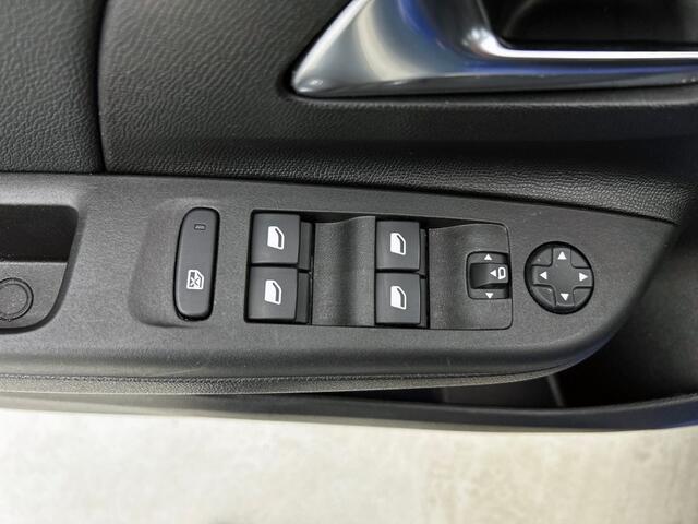 Opel E-Corsa Elegance 50 kWh |  |