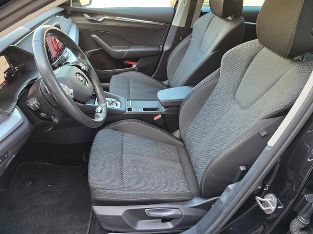 Skoda Octavia Combi 1.0 e-TSI Business Edition Plus Automaat BJ.2022 / Navi / Led / Keyless / Clima / 18Lmv / Trekhaak 