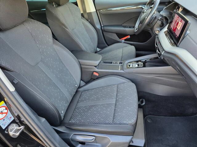 Skoda Octavia Combi 1.0 e-TSI Business Edition Plus Automaat BJ.2022 / Navi / Led / Keyless / Clima / 18Lmv / Trekhaak 