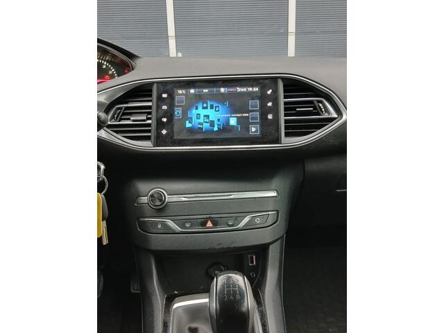 Peugeot 308 SW 1.2 PureTech Blue Lease Export