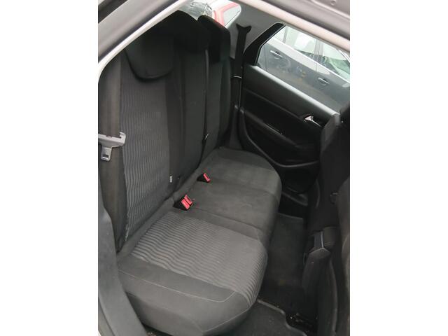 Peugeot 308 SW 1.2 PureTech Blue Lease Export