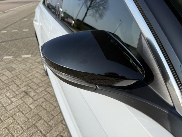 Volkswagen T-ROC 1.5 TSI Sport Panodak Navi Camera El.Klep Trekhaak