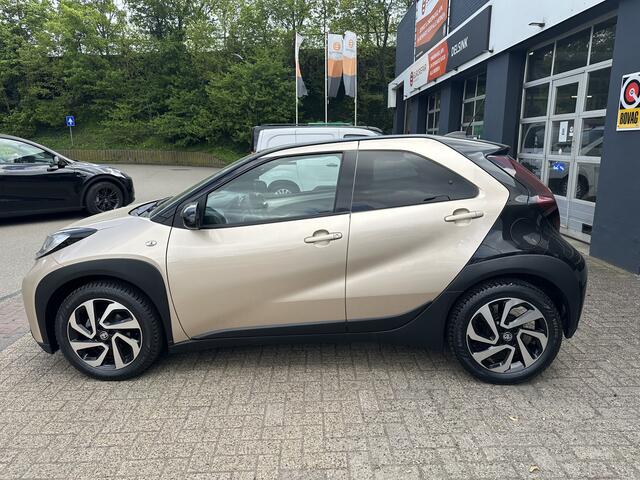 Toyota Aygo X 1.0 VVT-i MT Pulse All-in Prijs Airco/Stoelverwarming/Camera/Two-tone Eurorepar