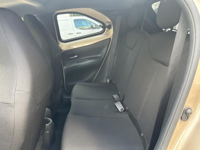 Toyota Aygo X 1.0 VVT-i MT Pulse All-in Prijs Airco/Stoelverwarming/Camera/Two-tone Eurorepar