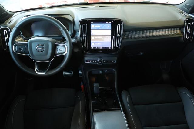 Volvo XC40 Recharge Plus | Dealeronderhouden | Google Infotainment | 4-Seizoenenbanden | Parkeercamera | Parkeersensoren voor + achter | Comfortstoelen | 95