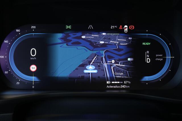 Volvo XC40 Recharge Plus | Dealeronderhouden | Google Infotainment | 4-Seizoenenbanden | Parkeercamera | Parkeersensoren voor + achter | Comfortstoelen | 95