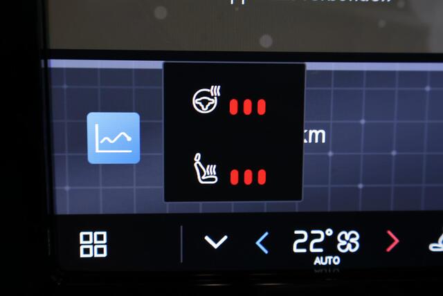 Volvo XC40 Recharge Plus | Dealeronderhouden | Google Infotainment | 4-Seizoenenbanden | Parkeercamera | Parkeersensoren voor + achter | Comfortstoelen | 95