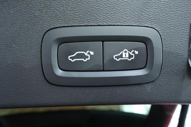 Volvo XC40 Recharge Plus | Dealeronderhouden | Google Infotainment | 4-Seizoenenbanden | Parkeercamera | Parkeersensoren voor + achter | Comfortstoelen | 95