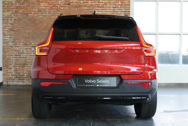 Volvo XC40 Recharge Plus | Dealeronderhouden | Google Infotainment | 4-Seizoenenbanden | Parkeercamera | Parkeersensoren voor + achter | Comfortstoelen | 95