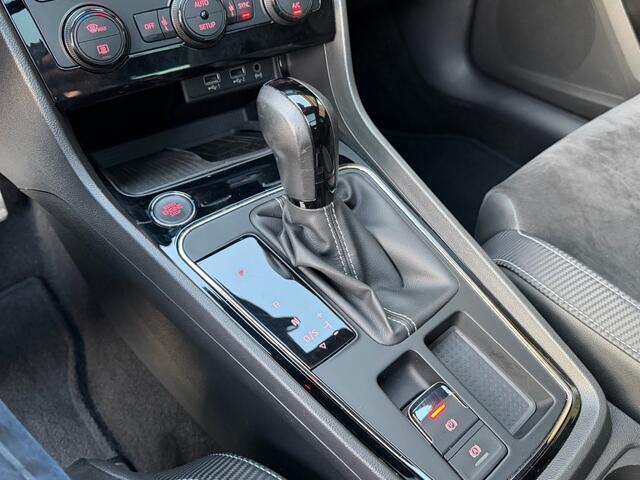 Seat Leon 2.0 TSI CUPRA 300 Performance 4Drive Brembo Virtual Pano Schalen