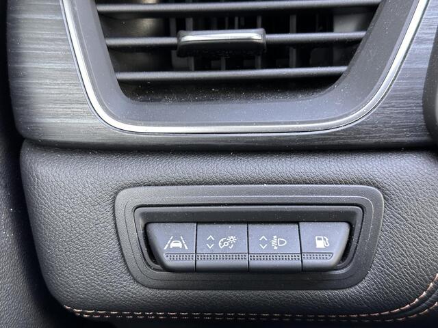 Renault Captur 1.6 E-Tech Plug-in Hybrid 160 Initiale Paris | TWO TONE | Leder | stuur/stoelverwarming | DAB Ontvanger |