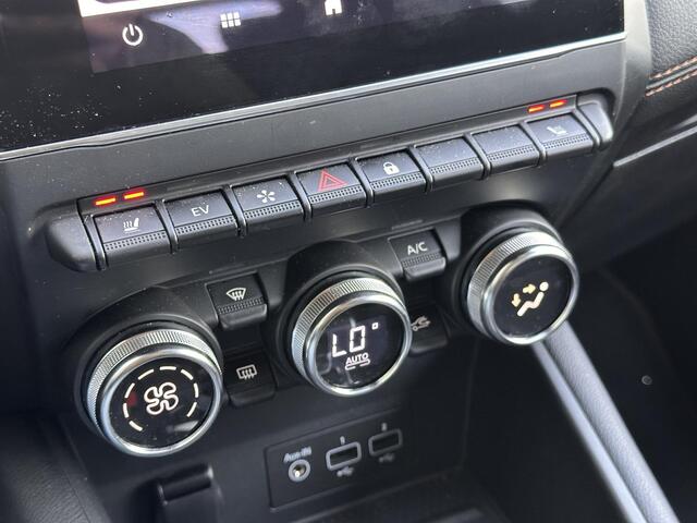 Renault Captur 1.6 E-Tech Plug-in Hybrid 160 Initiale Paris | TWO TONE | Leder | stuur/stoelverwarming | DAB Ontvanger |