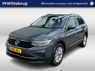 VOLKSWAGEN TIGUAN 1.4 TSI eHybrid Life / AUTOMAAT/ 245 PK/ ACC/ PARK.SENSOREN V+A/ CAMERA/ DODEHOEK/ APP-CONNECT/ ELEK.ACHTERKLEP/ KEYLESS/ DIGITAL DASH/ NAVI/ DAB/ CLIMA/ 17'' LMV