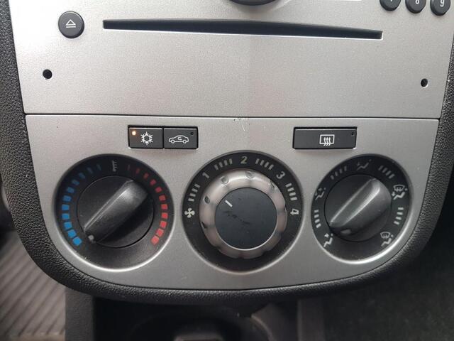 Opel Corsa 1200i 16V 5 DEURS Cruise Controle AIRCO