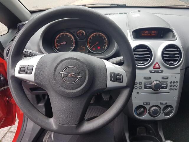 Opel Corsa 1200i 16V 5 DEURS Cruise Controle AIRCO