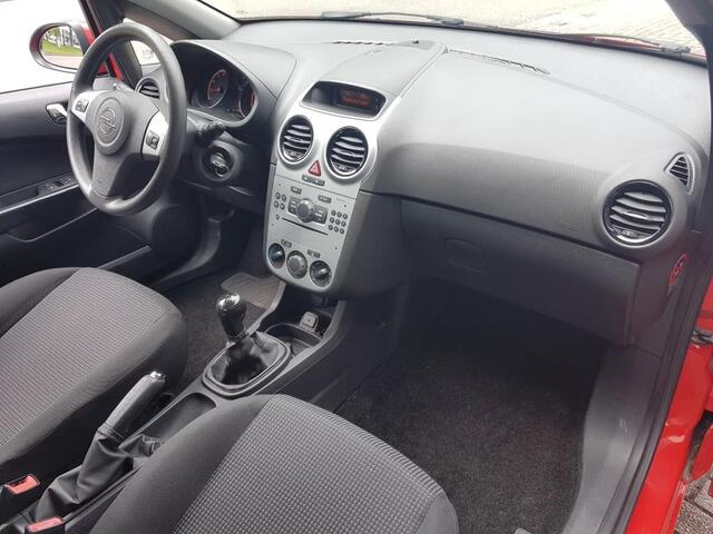 Opel Corsa 1200i 16V 5 DEURS Cruise Controle AIRCO