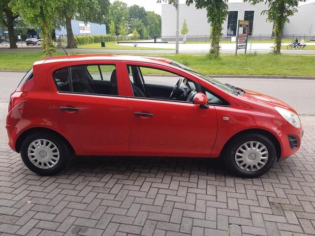 Opel Corsa 1200i 16V 5 DEURS Cruise Controle AIRCO