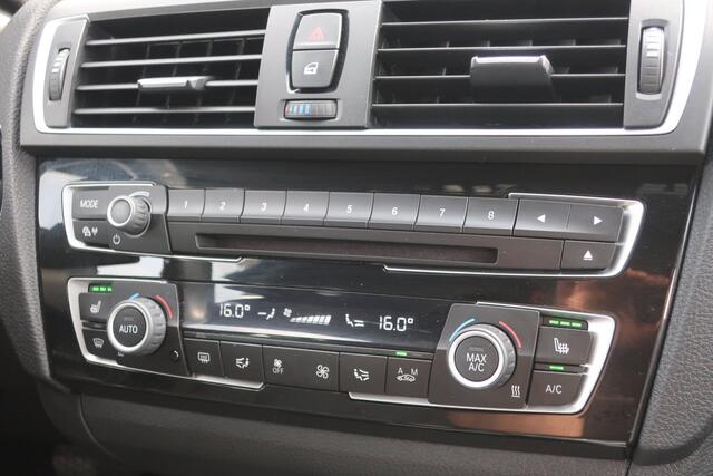 BMW 1-Serie 118i Centennial High Executive. DealerOH_LED_1eEigenaar_M-pakket_PDC_Schuifdak.