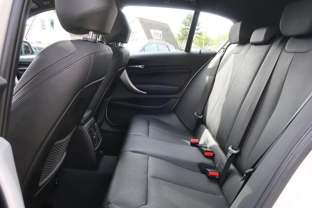 BMW 1-Serie 118i Centennial High Executive. DealerOH_LED_1eEigenaar_M-pakket_PDC_Schuifdak.