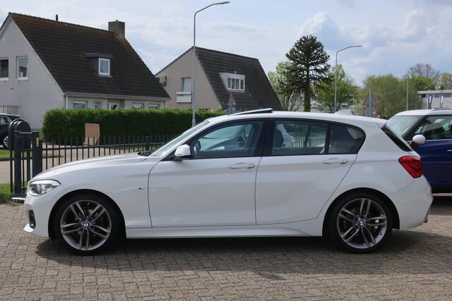 BMW 1-Serie 118i Centennial High Executive. DealerOH_LED_1eEigenaar_M-pakket_PDC_Schuifdak.